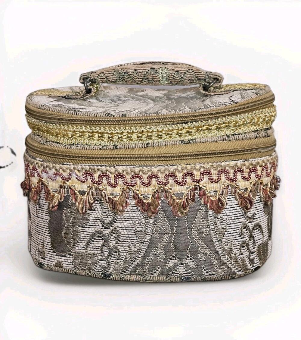 NWOT Vintage Woven Tapestry Floral Fabric Travel Make-up Toiletry Bag Traincase